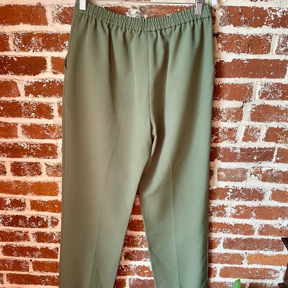 Y2K high rise sage green trousers - Picture 7 of 9